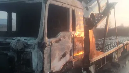 Tir în flăcări pe autostrada Bucureşti-Piteşti