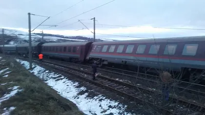 Plan Roşu de intervenţie în Hunedoara după ce un tren în care se aflau 120 de călători a deraiat. Reacţia ministrului Transporturilor