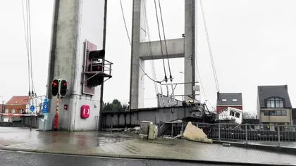 Pod prăbuşit în Belgia, pe canalul Bruxelles - Willebroek
