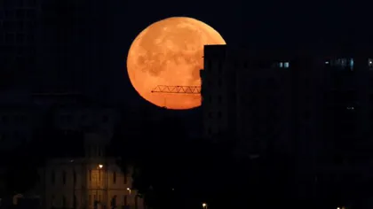 Super Luna sângerie a lupului, duminică noaptea. Eclipsa totală de Lună, vizibilă luni dimineaţă în România