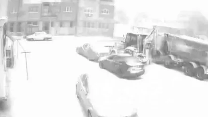 Fulgere în mijlocul iernii. Fenomenul bizar din Bărăgan a fost surprins de camerele de supraveghere VIDEO
