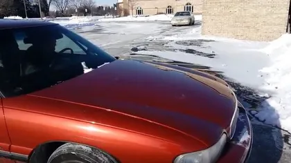 Cum porneşte o maşină la -30 grade celsius, după ce a stat o săptămână în frig VIDEO