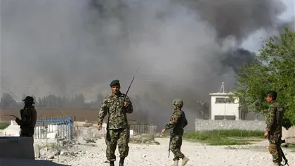 Zeci de persoane, ucise într-un atac taliban împotriva serviciilor de informaţii militare