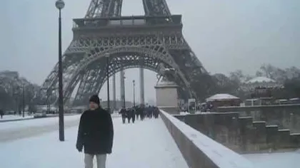 Turnul Eiffel a fost închis publicului din cauza ninsorilor abundente