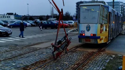 La un pas de tragedie! Un tramvai s-a dezmembrat în mers la Craiova