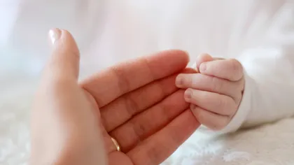 Bebeluşi. Ghid complet pentru părinţi în primul an de viaţă al bebeluşului. Tot ce ai nevoie să ştii