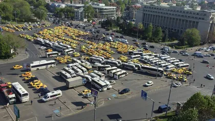 Protestul transportatorilor în Piaţa Victoriei s-a încheiat după negocieri la Guvern. Poliţiştii au ridicat restricţiile de circulaţie