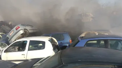 Trafic feroviar restricţionat şi un centru de dezmembrări auto distrus din cauza unor incendii de vegetaţie, în Prahova