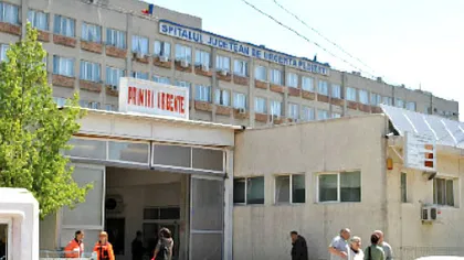 SCENE ŞOCANTE la spitalul din Ploieşti. Paznic ÎNJUNGHIAT de un pacient care a vrut să fugă acasă!