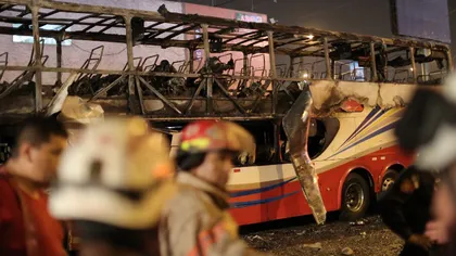 Incendiu izbucnit într-un autobuz, în Capitală: sunt cel puţin 20 de morţi