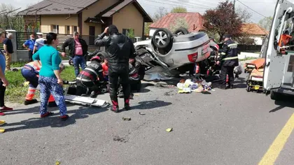 Accident groaznic în Argeş: un motociclist mort şi trei persoane dintr-o maşină, rănite