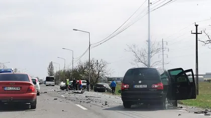 Carambol în Oradea. Trei persoane sunt rănite, dintre care două în stare gravă
