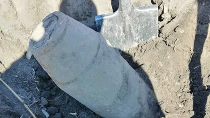 Bombă cu 50 kg de explozibil, descoperită pe un teren agricol în Galaţi