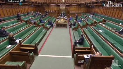 Parlamentul britanic, obligat să suspende activitatea, din cauza unei inundaţii în sala de şedinţe VIDEO