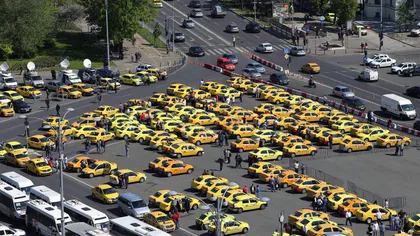 Un nou protest al taximetriştilor va bloca traficul în centrul Capitalei: peste 5000 de maşini, în faţa Guvernului