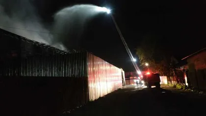 Incendiu din Tulcea a fost stins după 10 ore. Peste 70 de pompieri au participat la acţiune