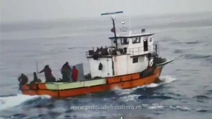 Un pescador turcesc, oprit cu focuri de armă de poliţiştii de frontieră români: trei marinari au fost răniţi, nava s-a scufundat