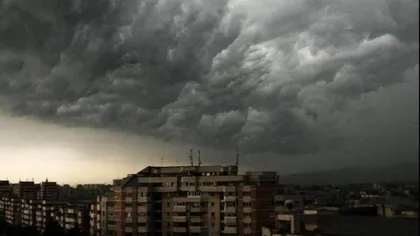 Prognoza meteo specială pentru Bucureşti. Ploi şi vijelii în a doua parte a săptămânii. Cum va fi vremea de ZIUA COPILULUI