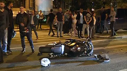 Accident grav în Bucureşti. Un motociclist a ajuns la spital