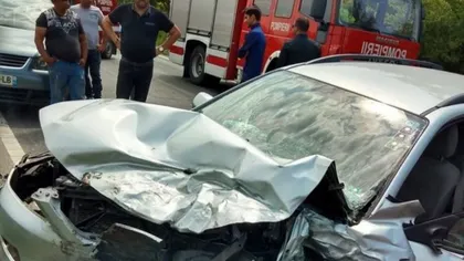 Accident rutier grav pe DN 7. Trei maşini s-au ciocnitîn apropiere de Deva: sunt mai mulţi răniţi