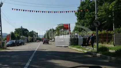 Microbuz NATO, răsturnat în Buzău după o ciocnire cu un autoturism. Autorităţile nu au furnizat DETALII