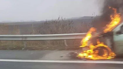 Panică pe Autostrada Bucureşti-Piteşti. Un bolid a luat foc în mers, traficul a fost blocat VIDEO