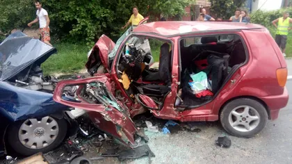ACCIDENT în Hunedoara: Două persoane decedate şi una grav rănită, după ciocnirea frontală a două autoturisme