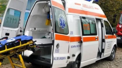 Ambulanţă implicată într-un accident rutier în Vaslui. Mai multe persoane au fost rănite