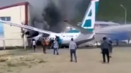 Aterizare de urgenţă. Un avion de pasageri s-a ciocnit de o clădire. Sunt morţi şi răniţi VIDEO