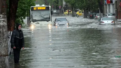 Prognoză specială pentru Bucureşti: ploi torenţiale şi vijelii în următoarele patru zile