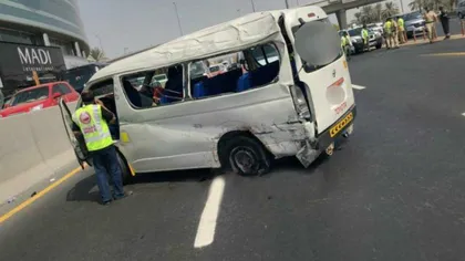 Tragedie pe şosea: 17 persoane au murit după ce autobuzul în care se aflau a lovit un indicator rutier