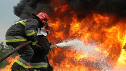 Incendiu la o pensiune din Tulcea, mai multe persoane au părăsit imobilul când au izbucnit flăcările