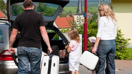 Şase din zece români plănuiesc să călătorească în concediile din acest an cu maşina personală