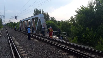 Alertă în Bucureşti! Un tânăr de 17 ani a fost electrocutat pe podul CFR din Parcul Herăstrău. Arsuri pe 60% din corp