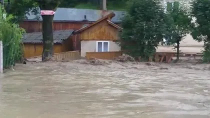 Gospodării inundate în urma unor viituri produse în mai multe localităţi din Bistriţa-Năsăud