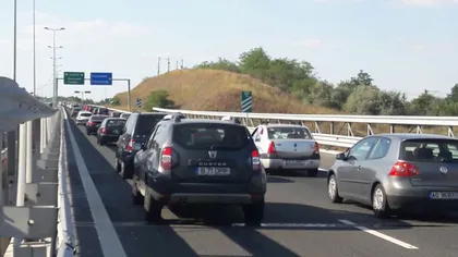 Trafic aglomerat pe sensurile către Capitală ale autostrăzilor A2 Bucureşti-Constanţa şi A1 Piteşti-Bucureşti. Se circulă în coloană