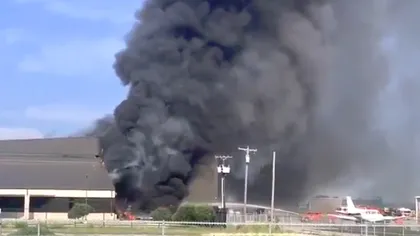 Ultima oră! Avion prăbuşit peste hangarul unui aeroport! Mai multe persoane au murit VIDEO