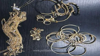 Aproape 1 kg de bijuterii din aur confiscate la Vama Giurgiu FOTO