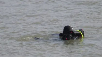 Un bărbat de 57 de ani, căutat de scafandri după ce s-a înecat într-un canal de desecare din Brăila