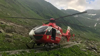 Operaţiune spectaculoasă de salvare în Munţii Făgăraş. Un turist rănit a fost evacuat cu elicopterul VIDEO