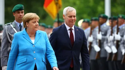 Angela Merkel a tremurat pentru a treia oară în public, în mai puţin de o lună. Noi imagini şocante cu cancelarul VIDEO