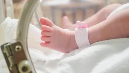 Caz miraculos în Cehia: O femeie aflată în moarte cerebrală de peste trei luni a născut un copil perfect sănătos