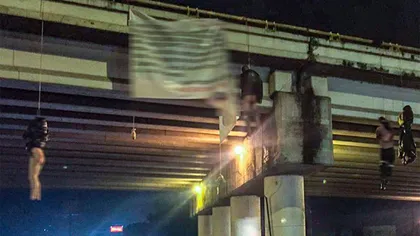 Cartelul mexican Jalisco New Generation spânzură cadavre de un pod într-o demonstaţie înfricoşătoare de forţă