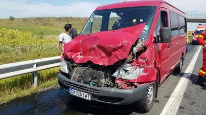 Accident GRAV în Timiş: un camion şi un microbuz plin cu călători s-au ciocnit: sunt 12 victime
