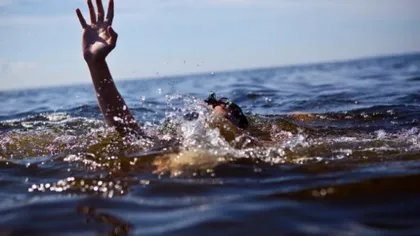 O fată de 12 ani s-a înecat sub privirile fratelui în Siret. Este căutată de scafandri
