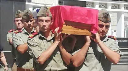 Doliu în România, a fost înmormântat cu onoruri militare