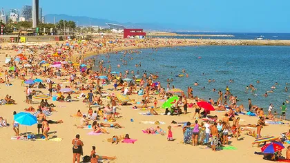 O plajă din Barcelona a fost evacuată după ce în apă s-a descoperit un dispozitiv exploziv