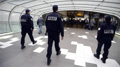 Parisul, în alertă. Un suspect care avea asupra lui un briceag a fost arestat pe aeroport