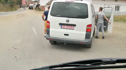 Şofer de autobuz bătut în trafic, la Sibiu. Agresorii au blocat maşina şi au urcat în cabină. Înregistrare ŞOCANTĂ