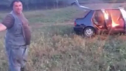 Un cioban din Ploscoş şi-a dat foc la maşină în semn de protest. Se luptă cu interlopii locali, poliţia şi primăria. Care este motivul